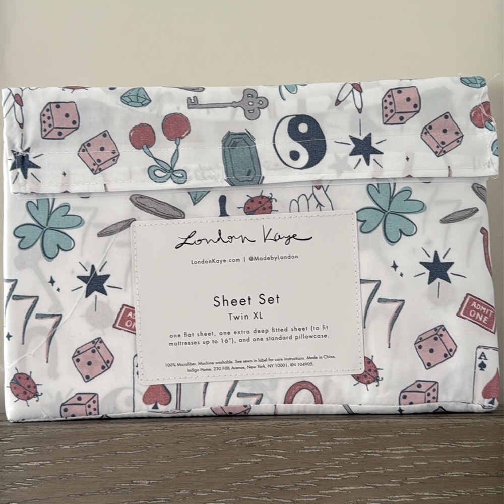 LAST ONE Twin XL LONDON KAYE Sheet Set dice lucky cards NEW